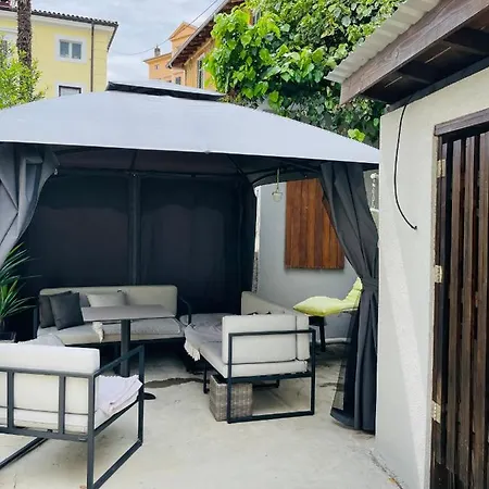 With Spacious Terrace Floramy Apartman Abbázia