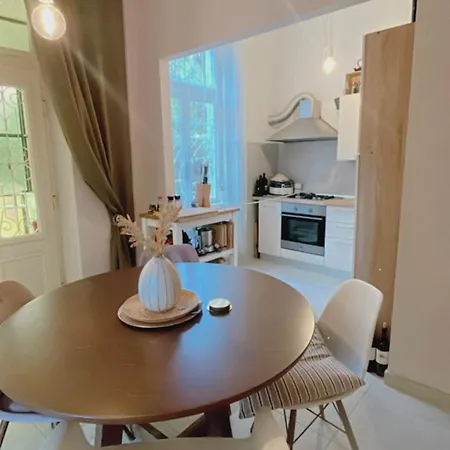 Apartmán With Spacious Terrace Floramy