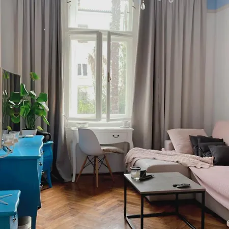 Apartman With Spacious Terrace Floramy *