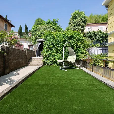 With Spacious Terrace Floramy Apartman