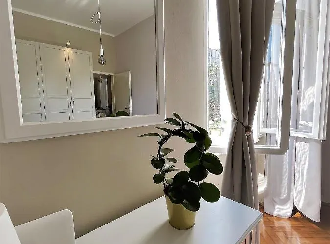 With Spacious Terrace Floramy Apartment