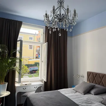 Apartmán With Spacious Terrace Floramy